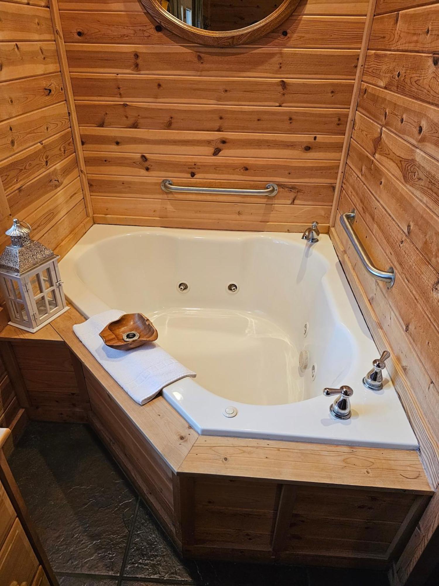 5 Min To Beaver Lake-King Bed-Fire Pit-Jetted Tub #4 ยูเรกาสปริงส์ ภายนอก รูปภาพ